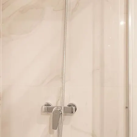 Saldanha Spacious With Ac Terrace And Garage شقة