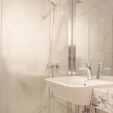 Saldanha Spacious With Ac Terrace And Garage * Lisboa