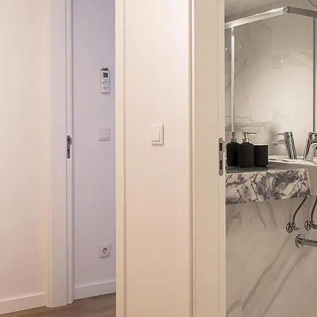 Saldanha Spacious With Ac Terrace And Garage شقة *