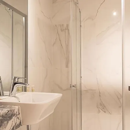 Апартаменты Saldanha Spacious With Ac Terrace And Garage Лиссабон