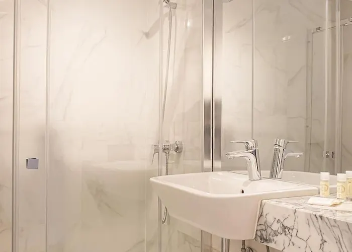 Saldanha Spacious With Ac Terrace And Garage * Lisbon